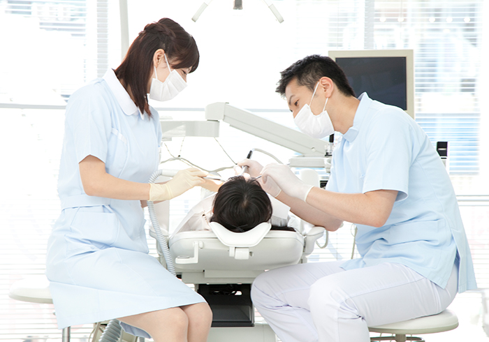 矯正治療は専門に治療している歯科医院で受けましょう