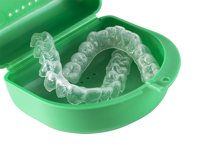 マウスピース型カスタムメイド矯正歯科装置～インビザラインファースト〈invisalign first〉（※1）～